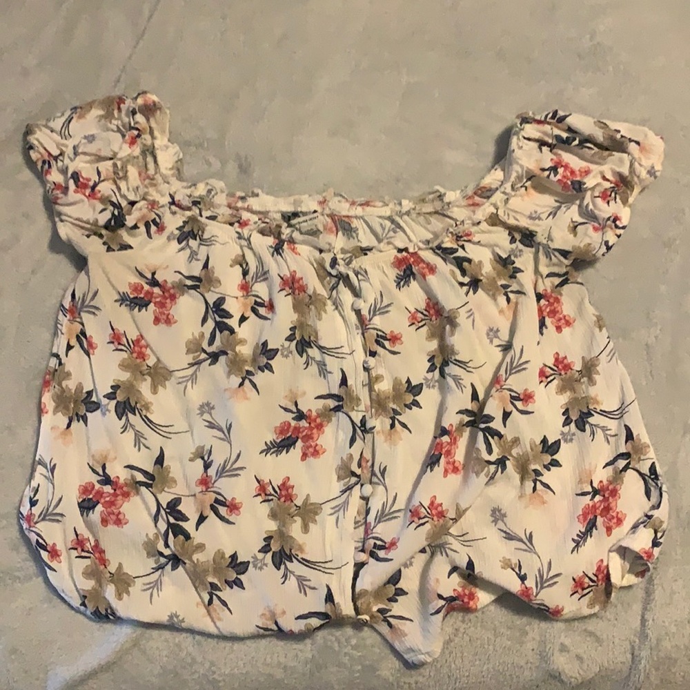 White floral off shoulder flowy shirt